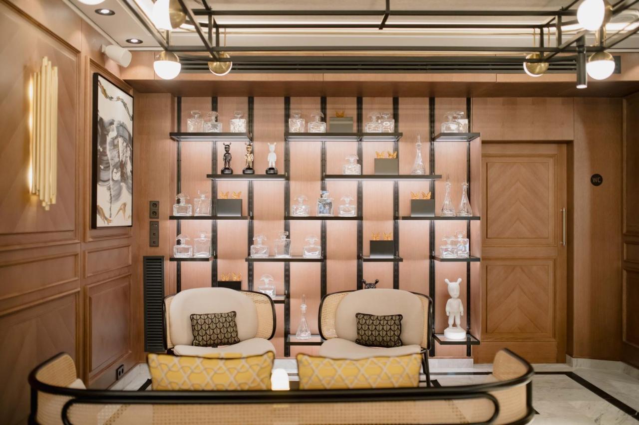 Myr Palacio Vallier Valencia Ngoại thất bức ảnh The interior of the perfume shop