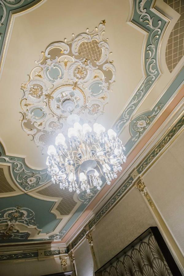Myr Palacio Vallier Valencia Ngoại thất bức ảnh Ceiling of the ballroom