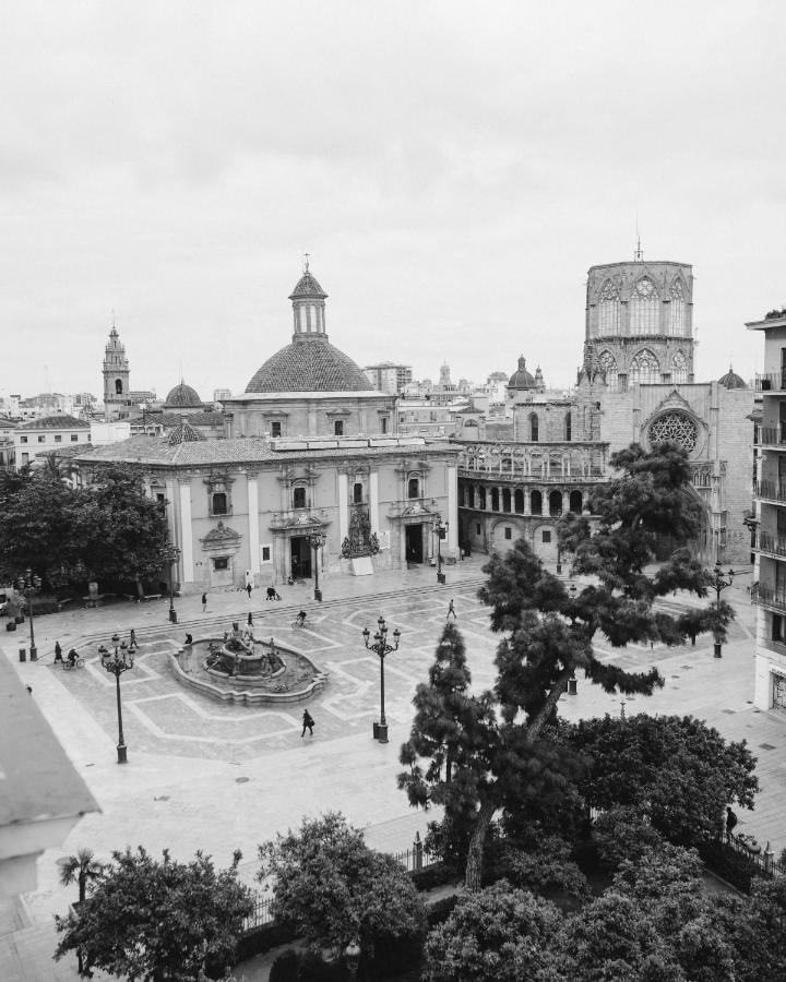 Myr Palacio Vallier Valencia Ngoại thất bức ảnh The square in 1960