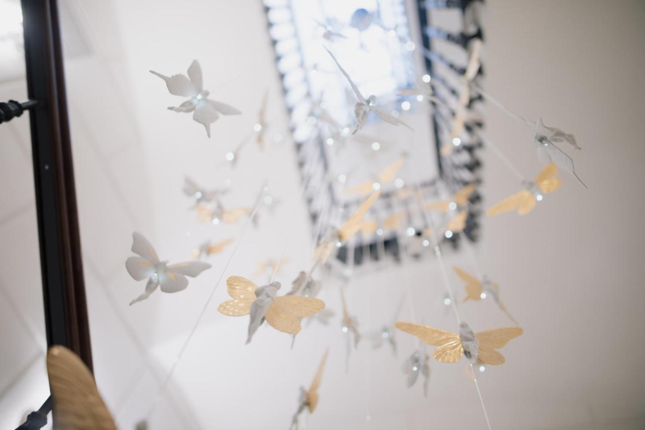Myr Palacio Vallier Valencia Ngoại thất bức ảnh Butterfly light