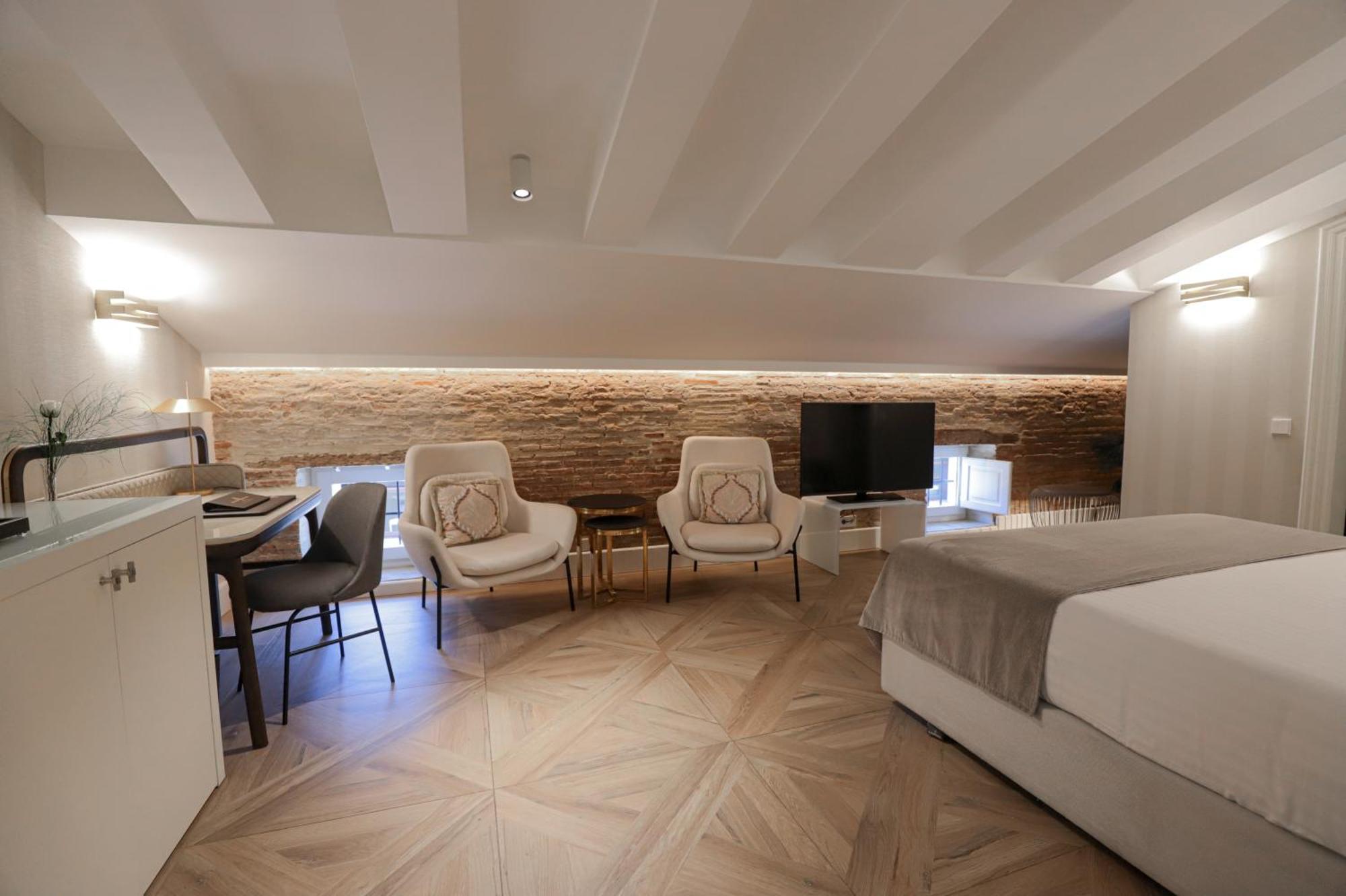 Myr Palacio Vallier Valencia Ngoại thất bức ảnh A room at the hotel