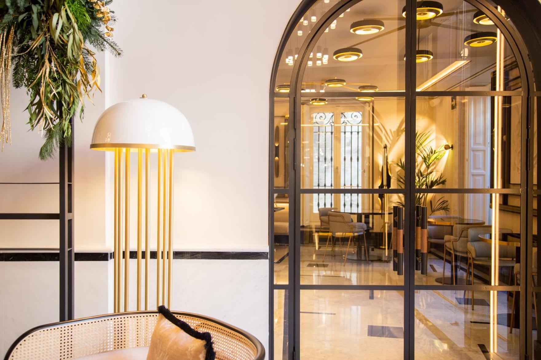 Myr Palacio Vallier Valencia Ngoại thất bức ảnh The interior of the hotel