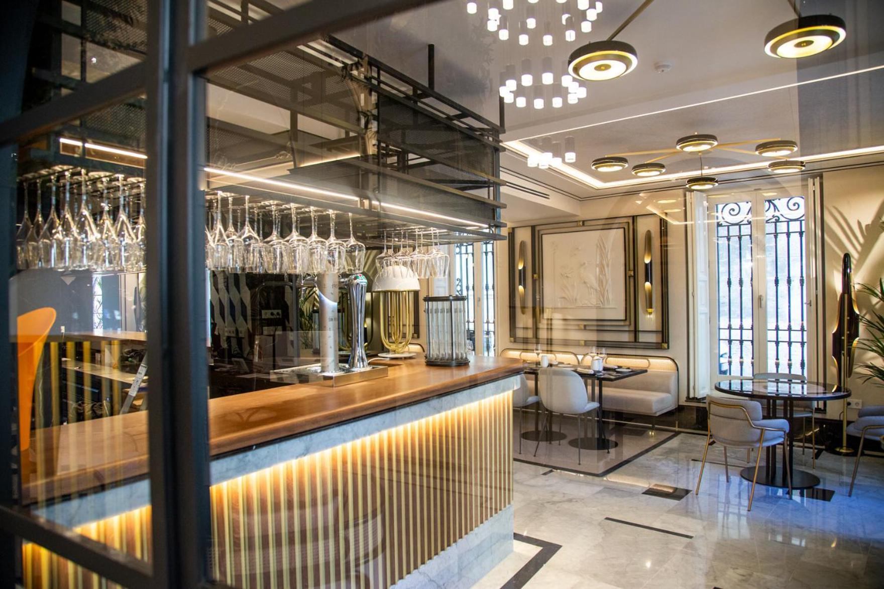 Myr Palacio Vallier Valencia Ngoại thất bức ảnh The bar at the restaurant