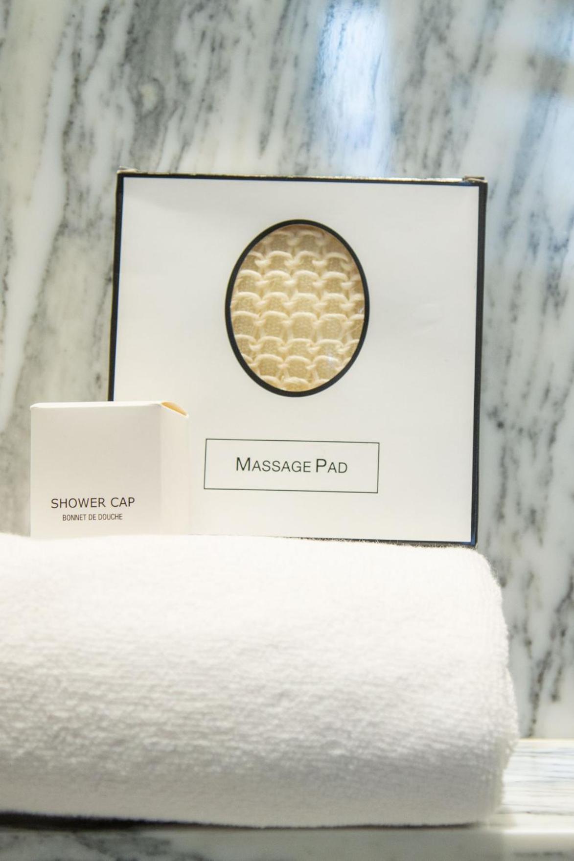 Myr Palacio Vallier Valencia Phòng bức ảnh Shower cap and massage pad