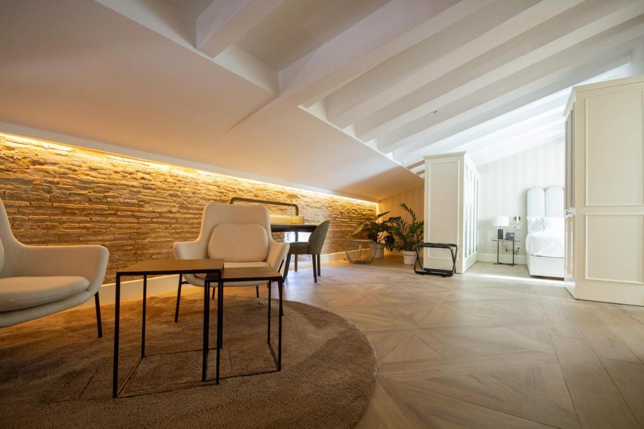Myr Palacio Vallier Valencia Ngoại thất bức ảnh Interior of the hotel